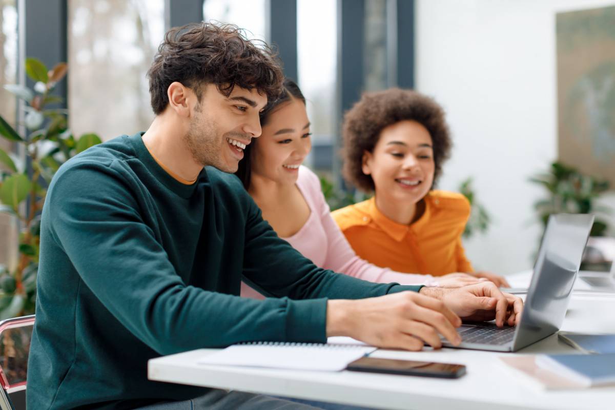 École de communication à Paris : trouver sa voie dans la com