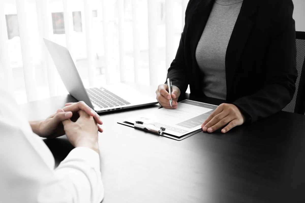 Alternance ou stage : quelle voie pour s’insérer ?